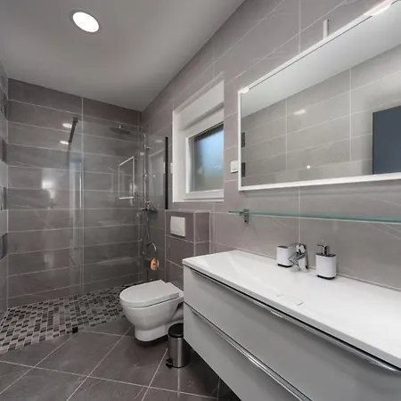 Villa Royal House 1 *