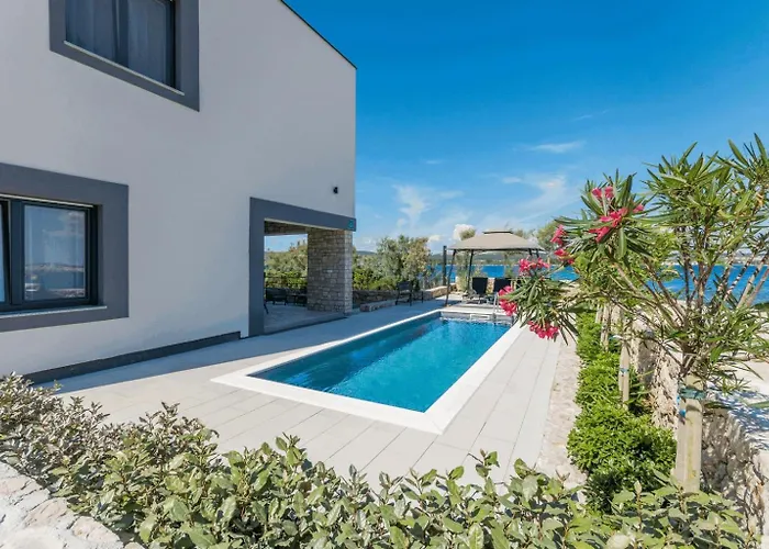 Villa Royal House 1