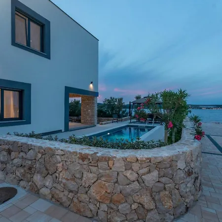 Royal House 1 Villa Pasman