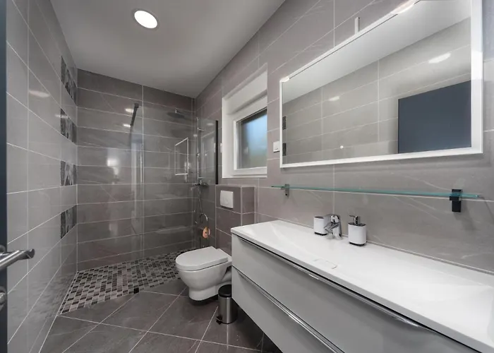 Villa Royal House 1 *